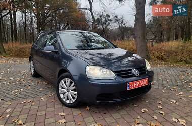 Хэтчбек Volkswagen Golf 2004 в Жовкве