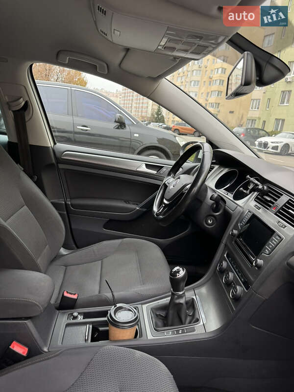 Хэтчбек Volkswagen Golf 2013 в Софиевской Борщаговке