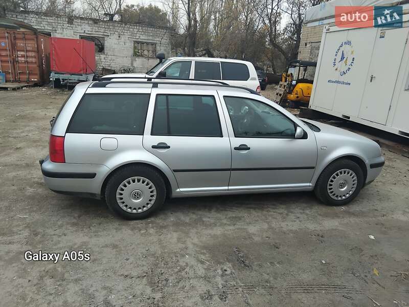 Универсал Volkswagen Golf 2002 в Днепре