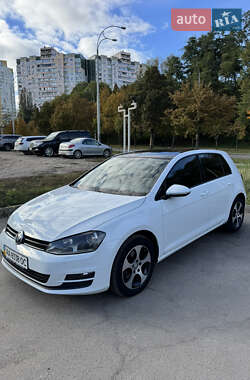Хэтчбек Volkswagen Golf 2013 в Киеве