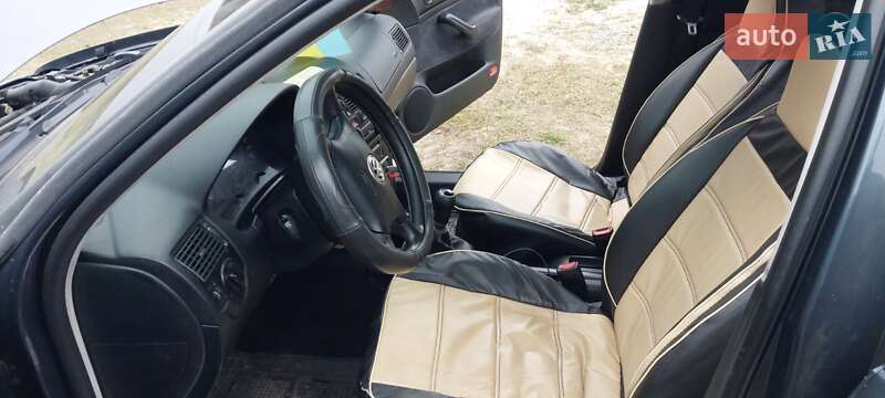 Хетчбек Volkswagen Golf 1999 в Рівному
