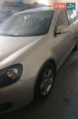 Универсал Volkswagen Golf 2010 в Павлограде