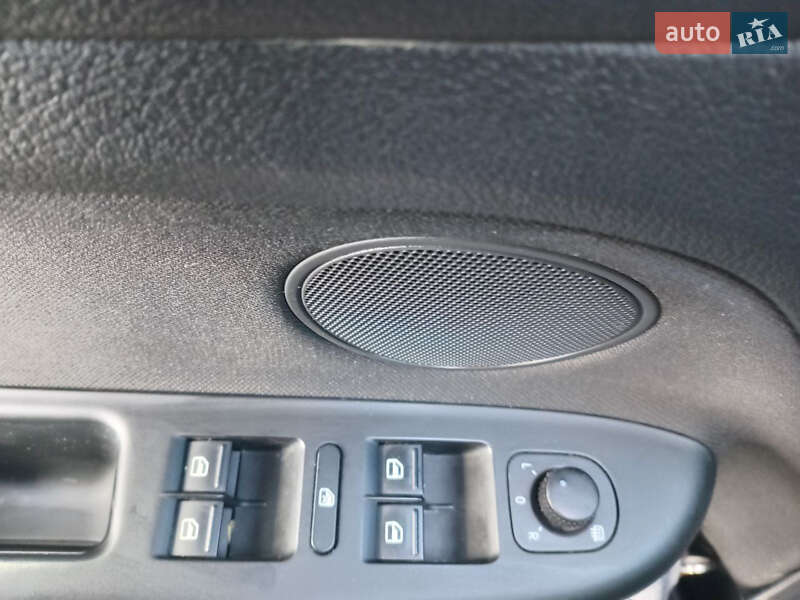 Хэтчбек Volkswagen Golf 2009 в Хмельницком