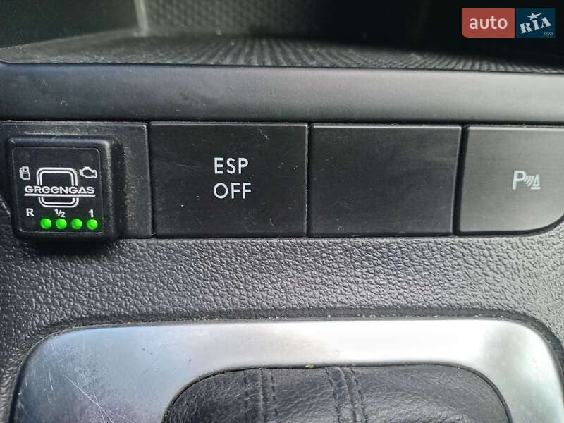 Хэтчбек Volkswagen Golf 2009 в Хмельницком