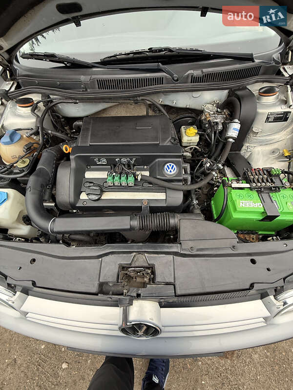 Хэтчбек Volkswagen Golf 2000 в Богодухове