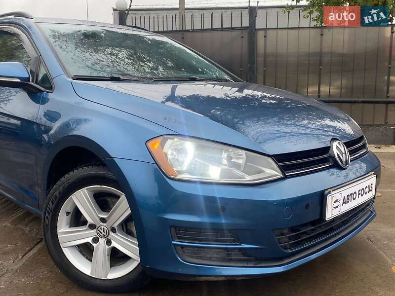 Универсал Volkswagen Golf 2015 в Киеве