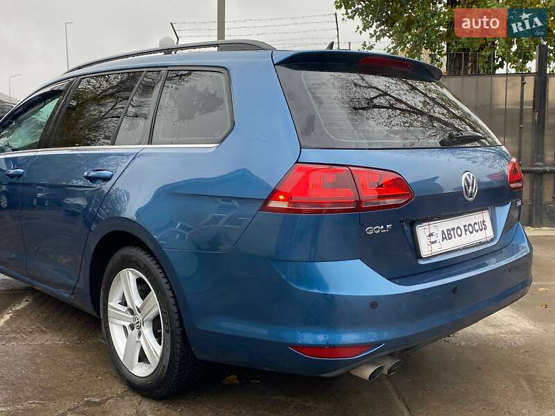 Универсал Volkswagen Golf 2015 в Киеве