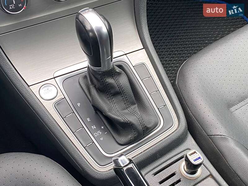 Универсал Volkswagen Golf 2015 в Киеве