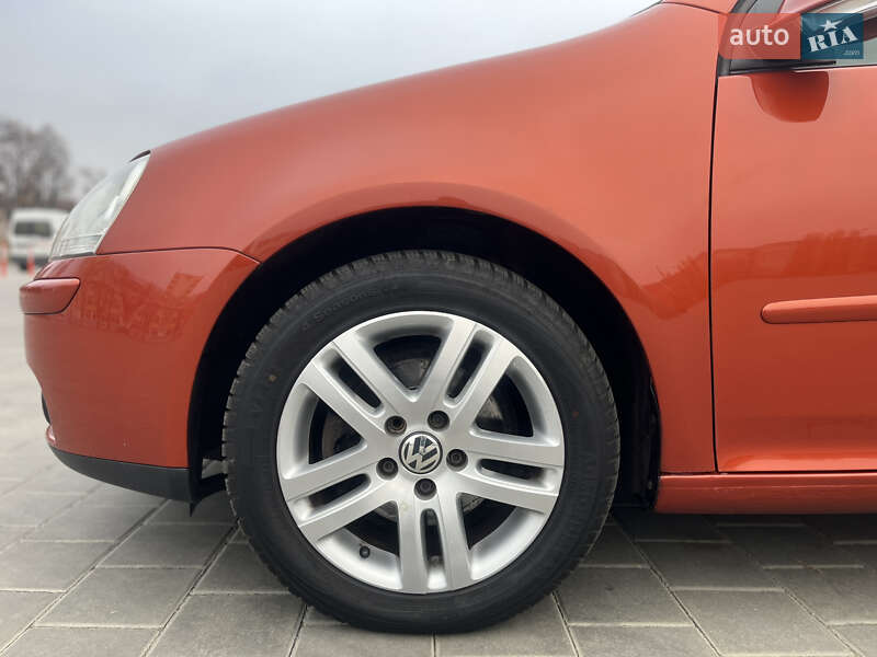 Хетчбек Volkswagen Golf 2007 в Черкасах