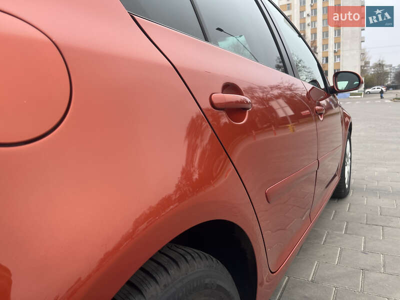 Хетчбек Volkswagen Golf 2007 в Черкасах