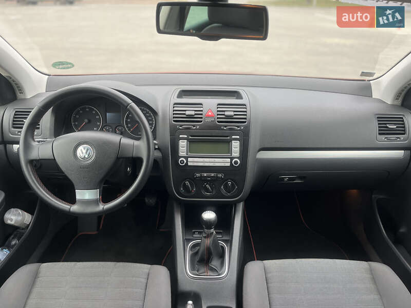 Хетчбек Volkswagen Golf 2007 в Черкасах