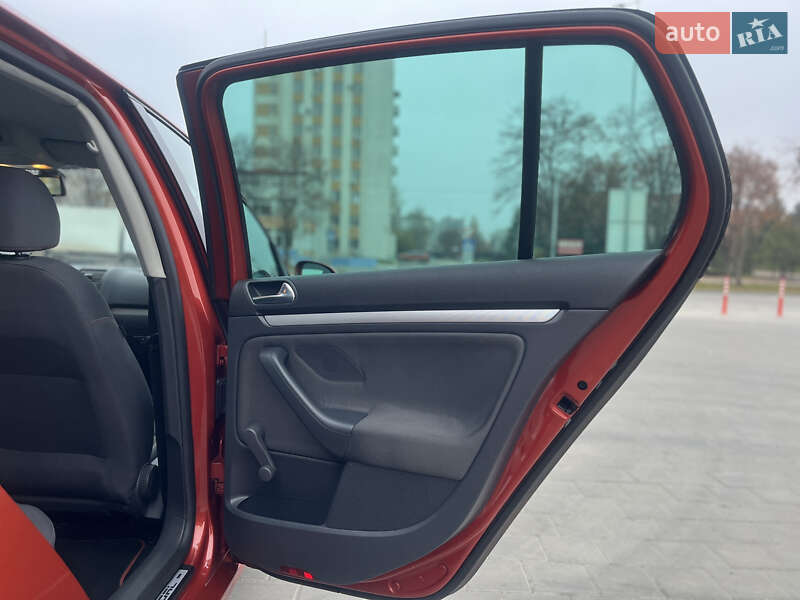 Хетчбек Volkswagen Golf 2007 в Черкасах