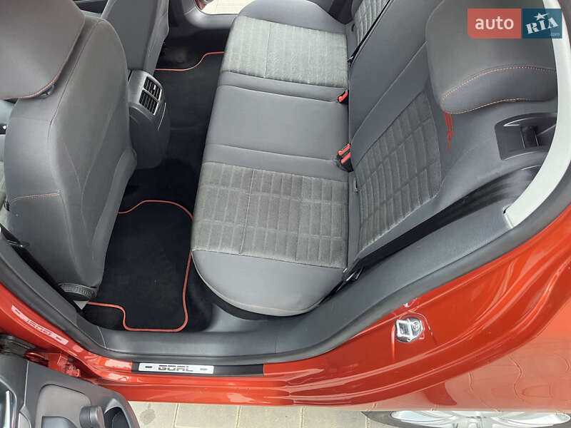 Хетчбек Volkswagen Golf 2007 в Черкасах