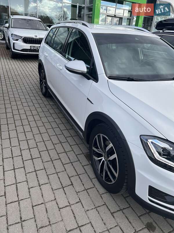 Универсал Volkswagen Golf 2019 в Львове