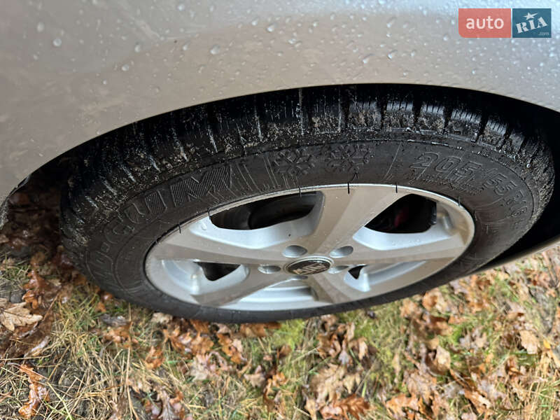 Хетчбек Volkswagen Golf 2009 в Рівному