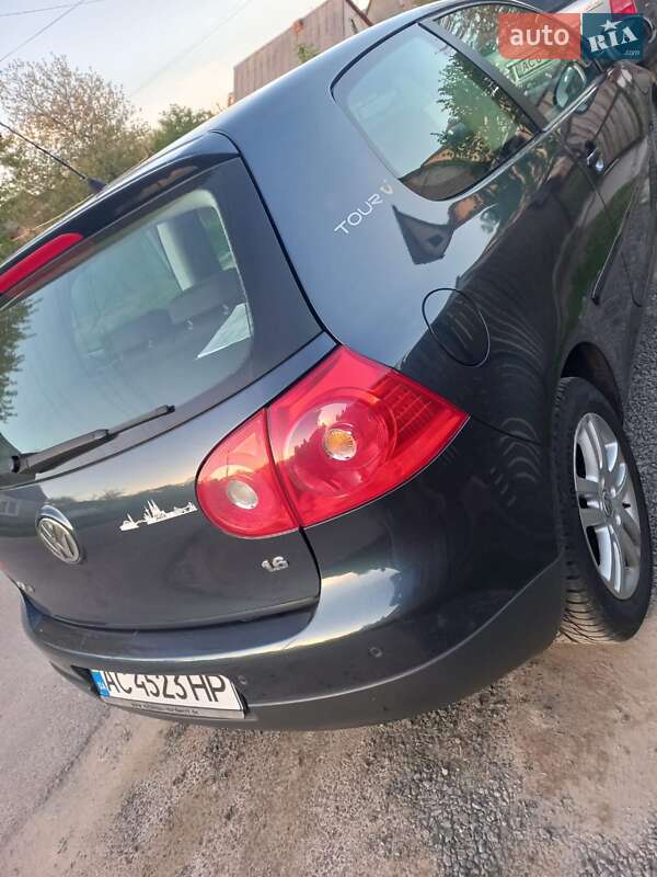 Хэтчбек Volkswagen Golf 2006 в Владимире