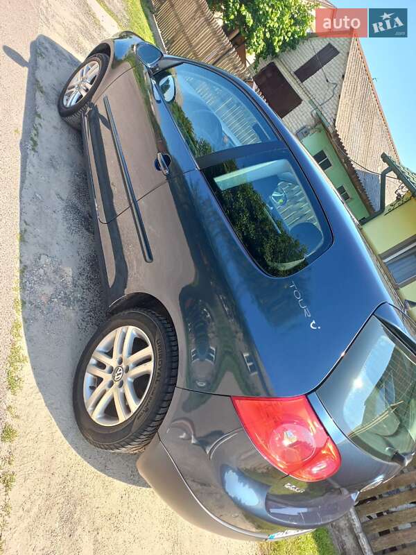 Хэтчбек Volkswagen Golf 2006 в Владимире