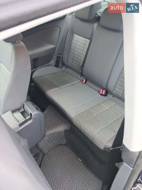 Хэтчбек Volkswagen Golf 2006 в Владимире