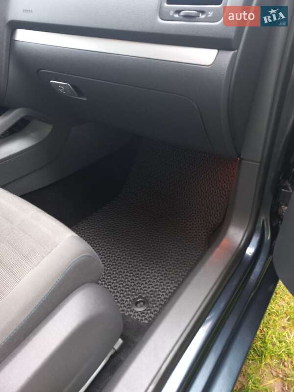 Хэтчбек Volkswagen Golf 2006 в Владимире