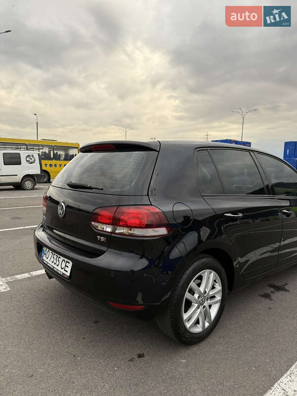 Хетчбек Volkswagen Golf 2010 в Мукачевому