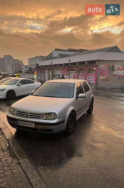 Хэтчбек Volkswagen Golf 2002 в Кропивницком