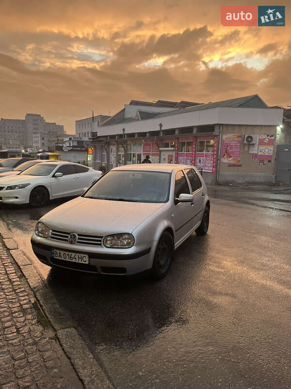 Volkswagen Golf 2002