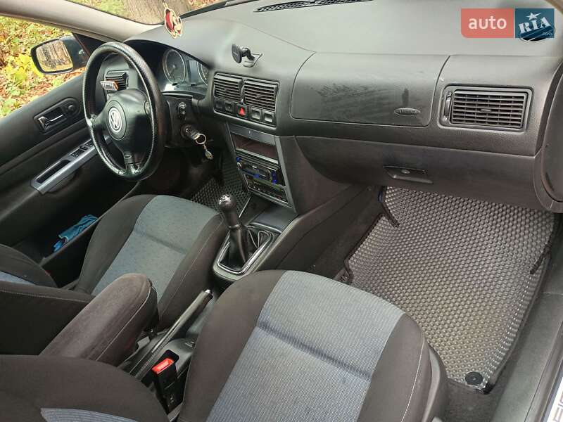 Хэтчбек Volkswagen Golf 2003 в Рогатине фото 6 Хэтчбек Volkswagen Golf 2003 в Рогатине