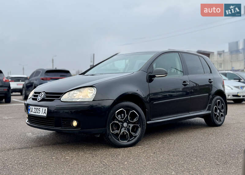 Хэтчбек Volkswagen Golf 2006 в Киеве