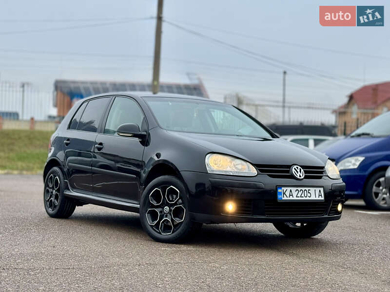 Хэтчбек Volkswagen Golf 2006 в Киеве