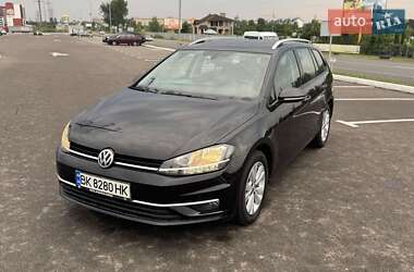 Універсал Volkswagen Golf 2017 в Луцьку