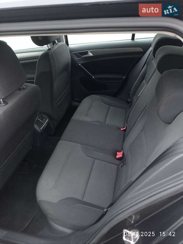 Универсал Volkswagen Golf 2013 в Черкассах