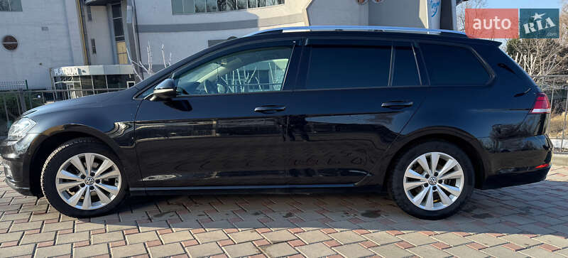 Універсал Volkswagen Golf 2017 в Запоріжжі