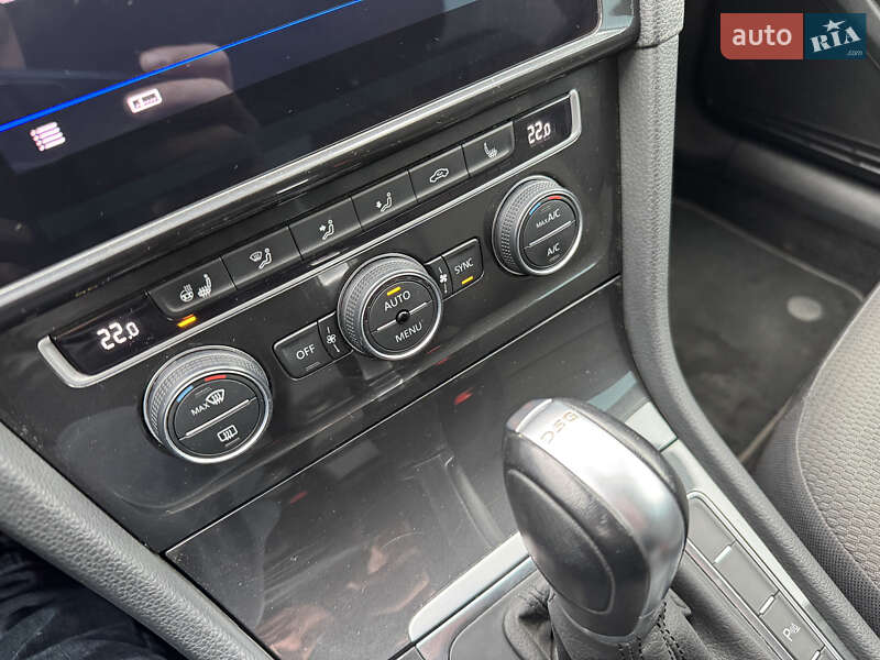 Хетчбек Volkswagen Golf 2018 в Києві