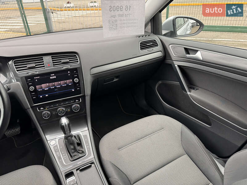 Хетчбек Volkswagen Golf 2018 в Києві