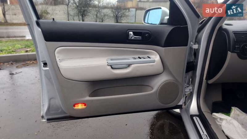 Універсал Volkswagen Golf 2001 в Харкові