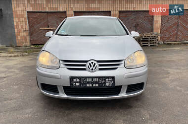 Хэтчбек Volkswagen Golf 2005 в Рокитном