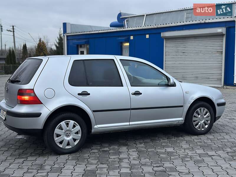 Хэтчбек Volkswagen Golf 2000 в Хмельницком