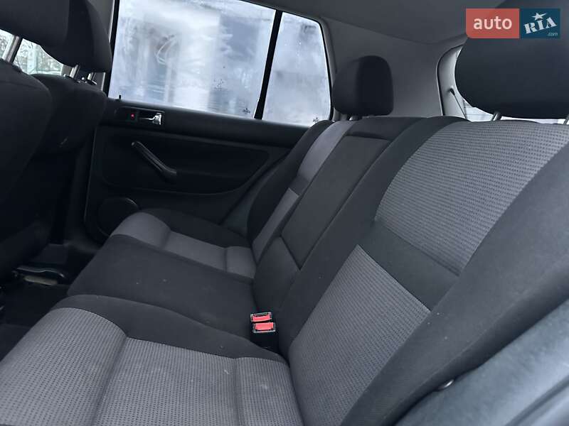 Хэтчбек Volkswagen Golf 2000 в Хмельницком