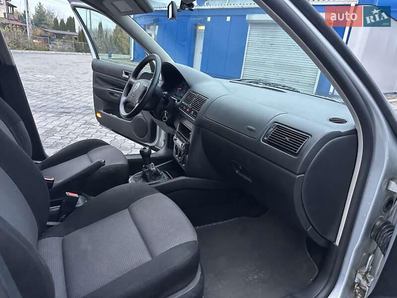 Хэтчбек Volkswagen Golf 2000 в Хмельницком