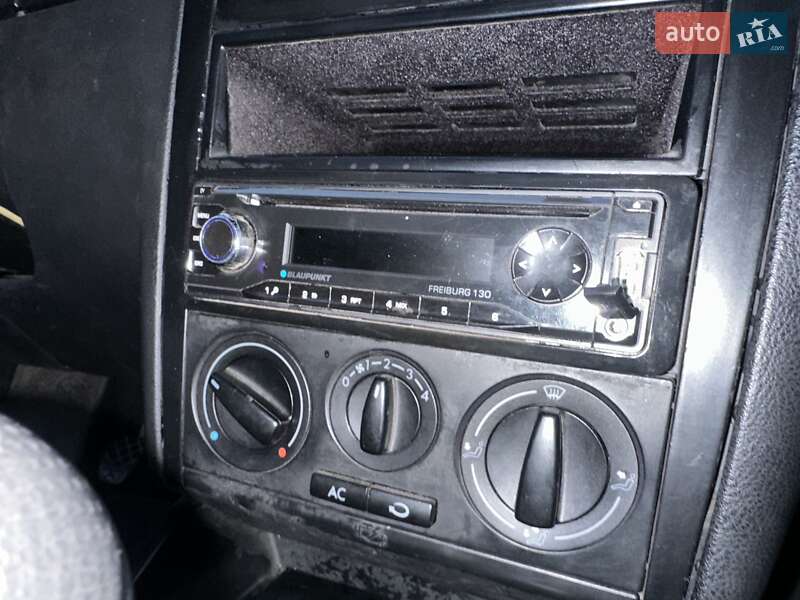 Хэтчбек Volkswagen Golf 2000 в Хмельницком