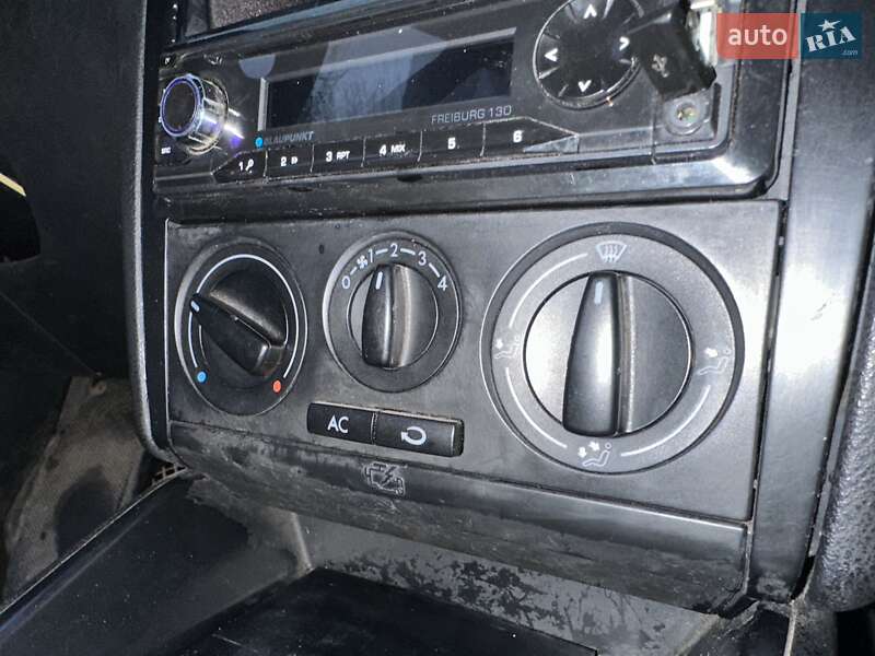 Хэтчбек Volkswagen Golf 2000 в Хмельницком