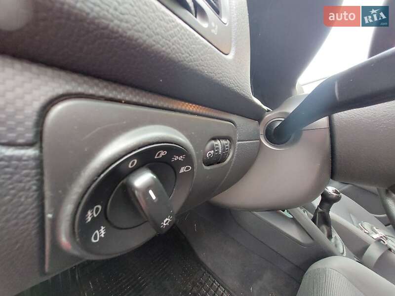 Хетчбек Volkswagen Golf 2004 в Летичіві фото 47 Хетчбек Volkswagen Golf 2004 в Летичіві