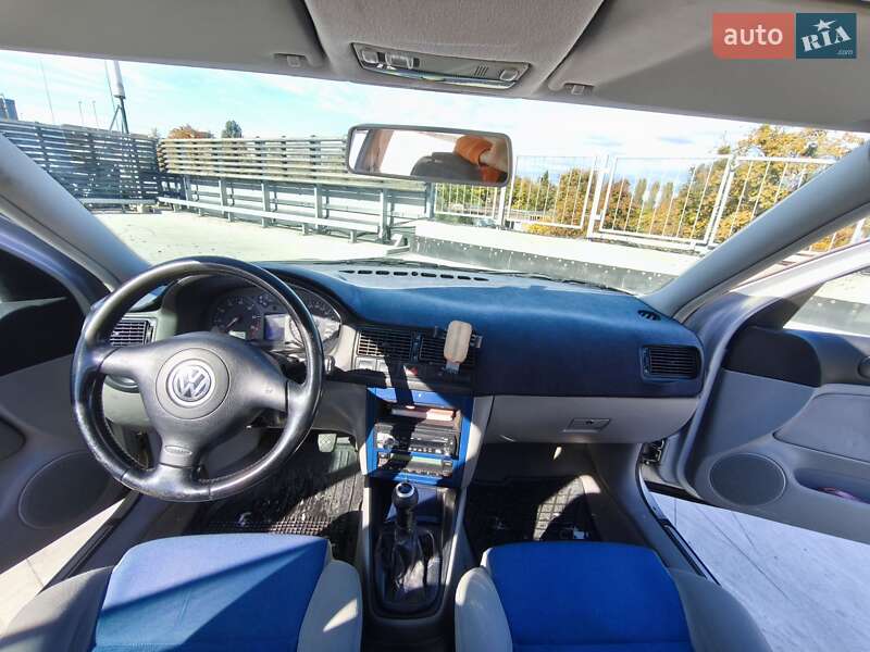 Хетчбек Volkswagen Golf 2000 в Києві