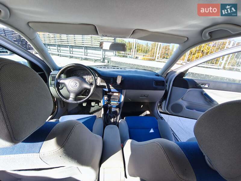 Хетчбек Volkswagen Golf 2000 в Києві