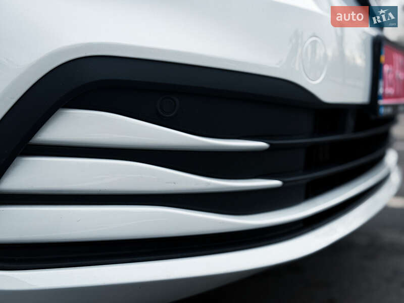 Універсал Volkswagen Golf 2021 в Києві