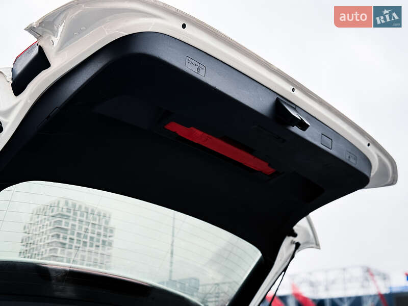 Універсал Volkswagen Golf 2021 в Києві