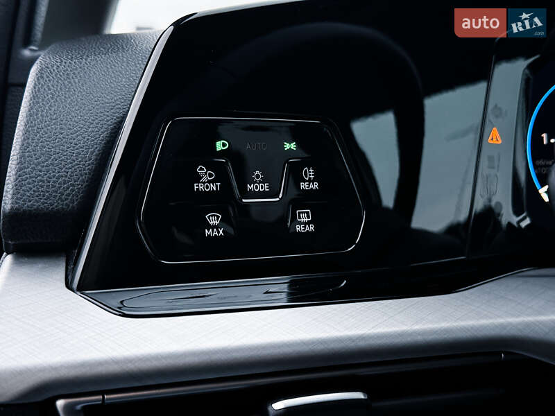 Універсал Volkswagen Golf 2021 в Києві