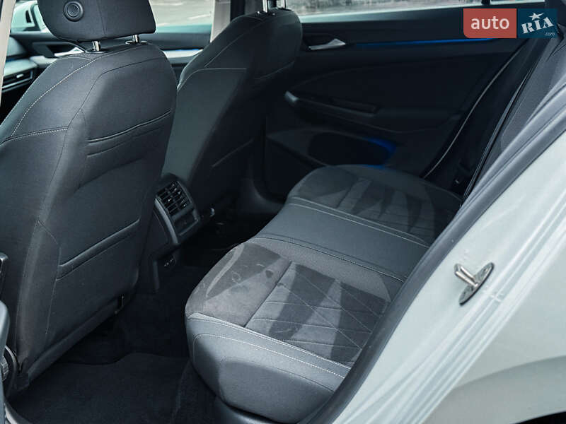 Універсал Volkswagen Golf 2021 в Києві
