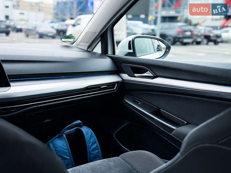 Універсал Volkswagen Golf 2021 в Києві