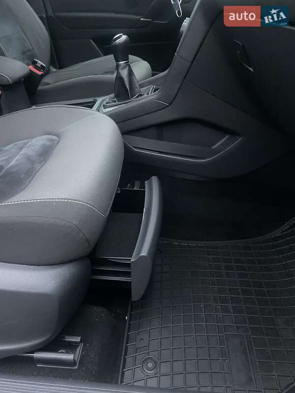 Универсал Volkswagen Golf 2014 в Ковеле